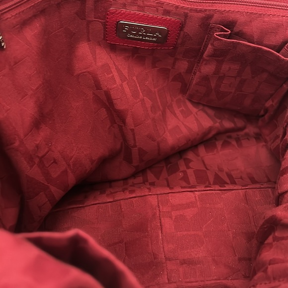 Furla Blood Red Vintage Carmen Leather Shoulder Bag Purse 🌺🌺 - Picture 9 of 11